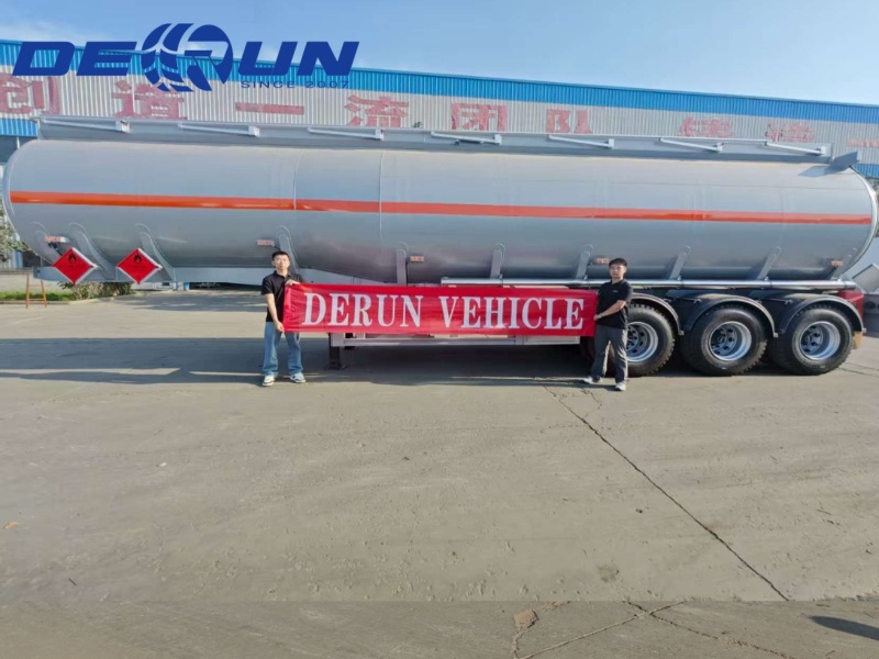 Derun Semi de tanque de aceite de tres ejes se envió con éxito a Argentina