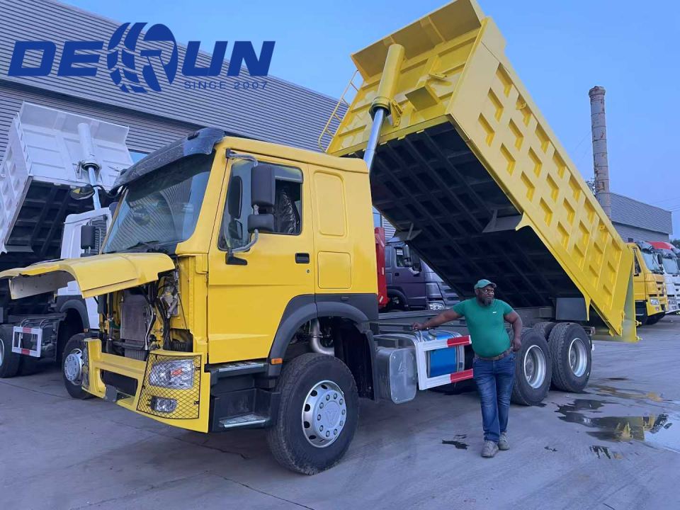 Cliente de Gabón vino a visitar la fábrica de Sinotruk