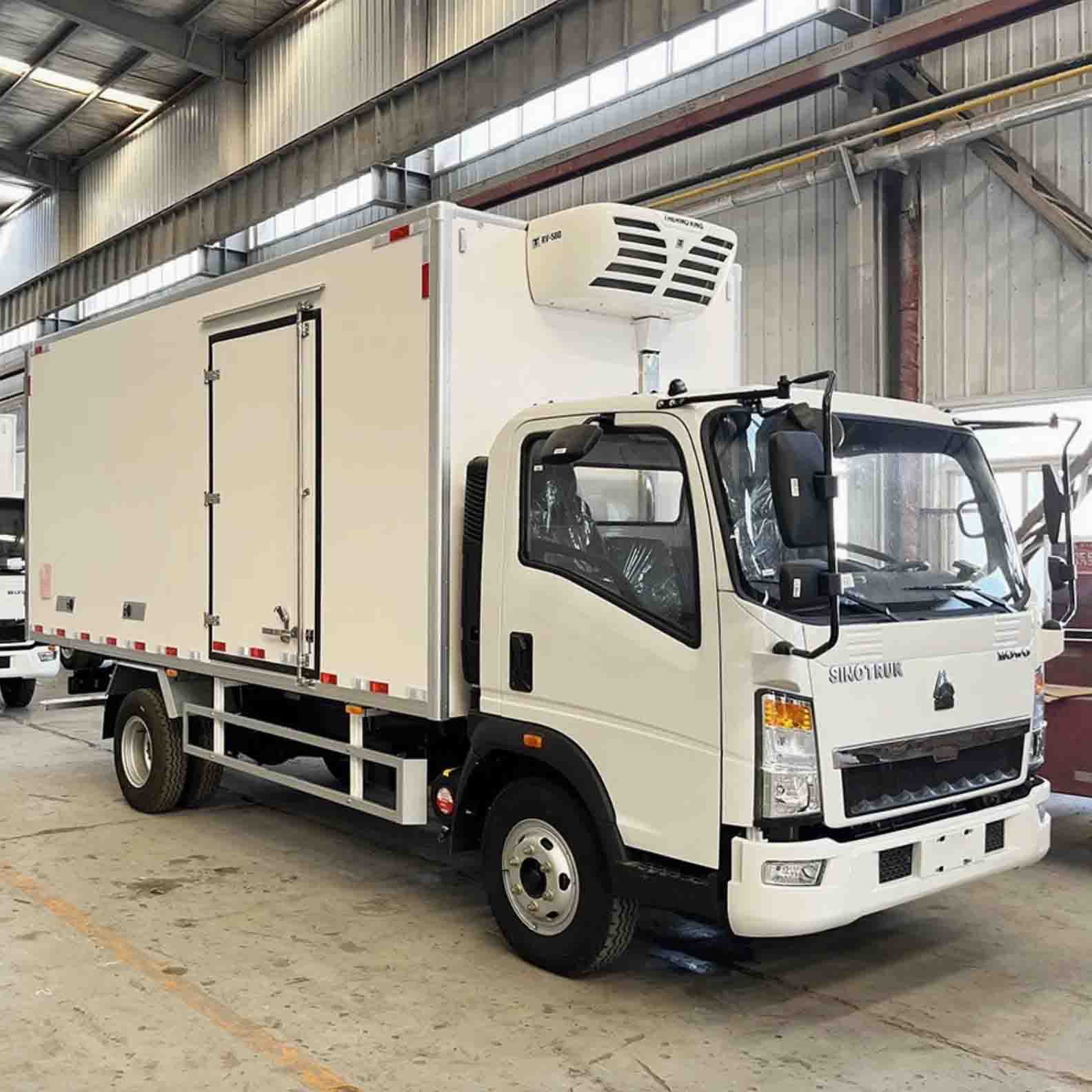 Sinotruk Howo refrigerado 4x2 camioneta